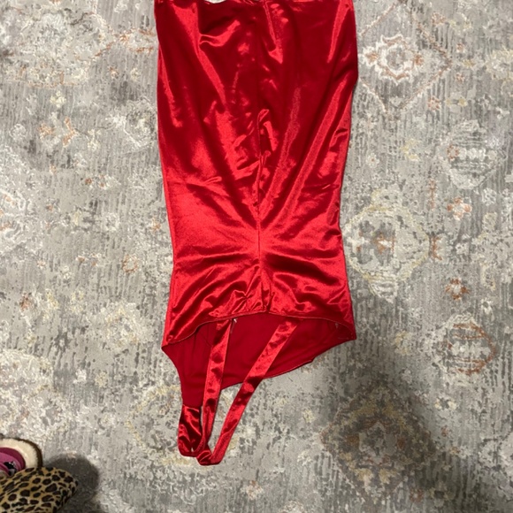 Red dress - Picture 2 of 2